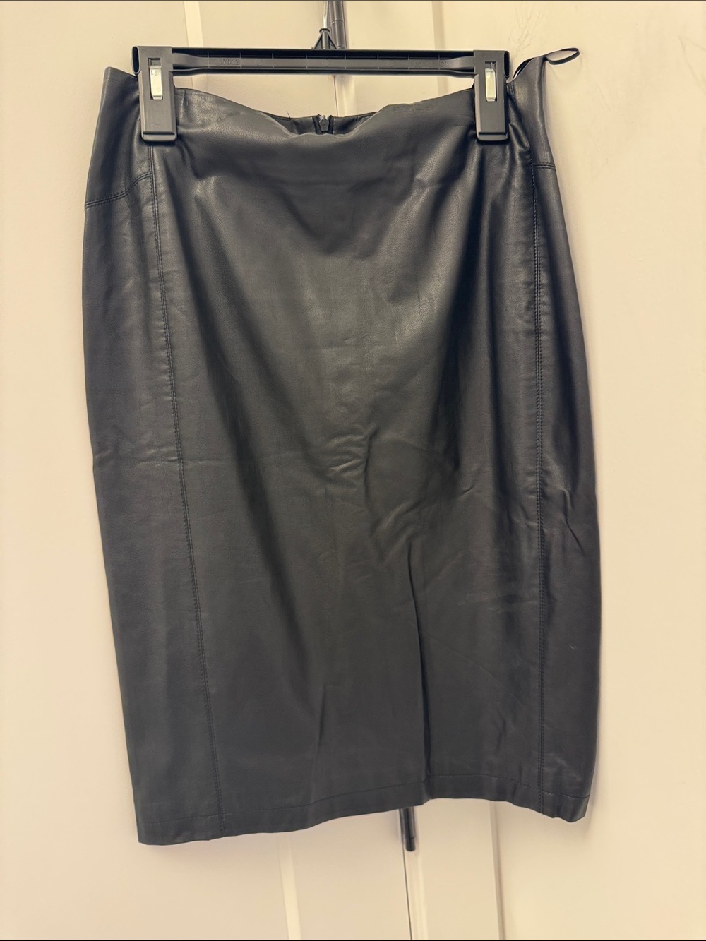 Romeo and Juliet faux leather skirt - Picture 2 of 5